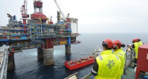 Норвегия будет добывать нефть в Арктике, несмотря на возражения ЕС
