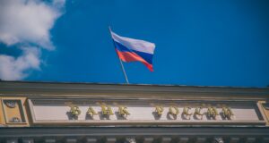 Нововведения ЦБ: обладателям каких телефонов будут блокировать переводы с 2027 года