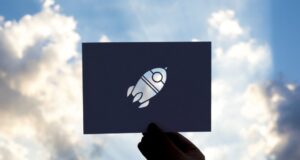 От идеи до первых денег: как запустить IT продукт без инвестиций в условиях нестабильной экономики