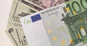 Покинувшим страну украинским пенсионерам перестанут выплачивать пособия
