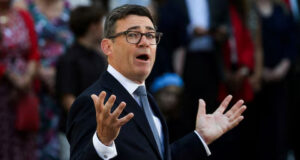 Премьер Британии пообещал Киеву помочь остановить запуск ракет ВС РФ