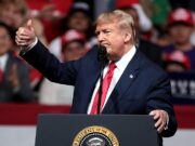 Рейтинг Трампа упал до 33%
