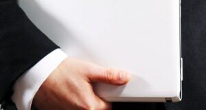 Советник президента назвал блокировку России перманентным процессом для Запада