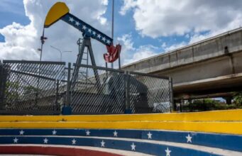 США собираются овладеть третью нефтяных запасов Венесуэлы