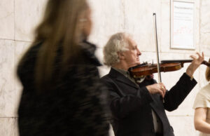 В Хиросиме сыграют на русской скрипке, пережившей атомную бомбардировку В Хиросиме сыграют на русской скрипке, пережившей атомную бомбардировку