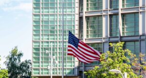 В США 25 летнюю учительницу арестовали за груминг ученика
