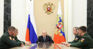 Владимир Путин провёл перестановки в руководстве Минобороны и группировок в зоне СВО