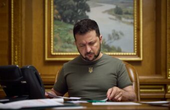 Зеленский анонсировал новые санкции против военной промышленности России