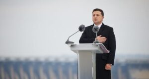 «Хватит уже! Поезжай в Москву!»: На Украине призвали Зеленского завершить конфликт