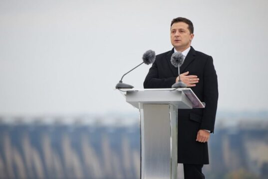 «Хватит уже! Поезжай в Москву!»: На Украине призвали Зеленского завершить конфликт