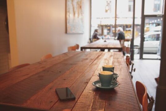 iphone table cafe coffee shop coffee wood 39 pxhere.com