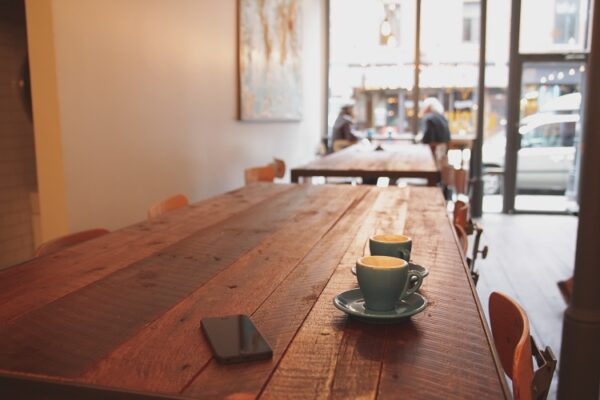 iphone table cafe coffee shop coffee wood 39 pxhere.com