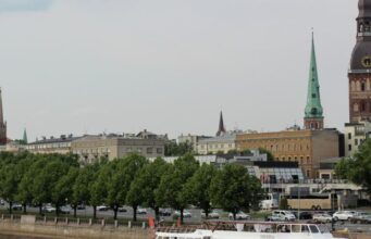 Латвия отменяет ВНЖ через покупку недвижимости