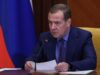 Медведев: Германия заслуживает удара по военным производствам Медведев: Германия заслуживает удара по военным производствам