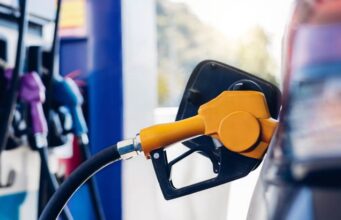 Правительство с 1 сентября меняет правила продажи бензина и дизтоплива на АЗС: к чему готовиться автовладельцам
