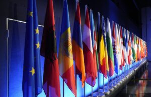 Премьер Болгарии Радев: Европа безрассудна, атакуя тылы России