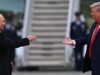 Путин и Трамп час говорили по телефону Путин и Трамп час говорили по телефону