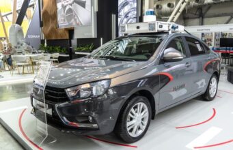 Россия готовится к серийному выпуску беспилотных автомобилей: как изменится российский автопром к 2035 году
