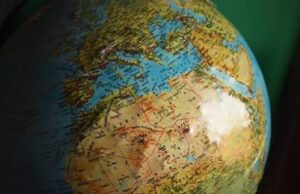 США теряют свою роль основного партнера для иностранных правительств США теряют свою роль основного партнера для иностранных правительств