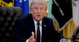 Трамп пообещал 5 тысяч долларов каждому американцу в случае победы республиканцев