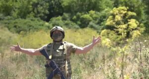 В ДНР росгвардеец записал клип на свою авторскую песню