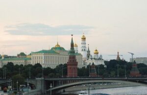 В Кремле назвали поведение Мерца нерациональным и вредным для самой Германии