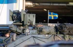 Военные в Швеции учатся делать массовые захоронения Военные в Швеции учатся делать массовые захоронения